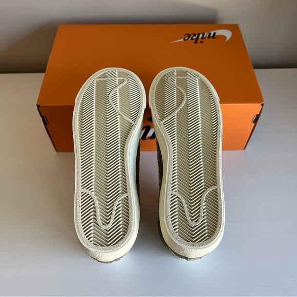 NIB Nike Blazer Mid 77 olive green suede size 7 - Picture 4 of 6